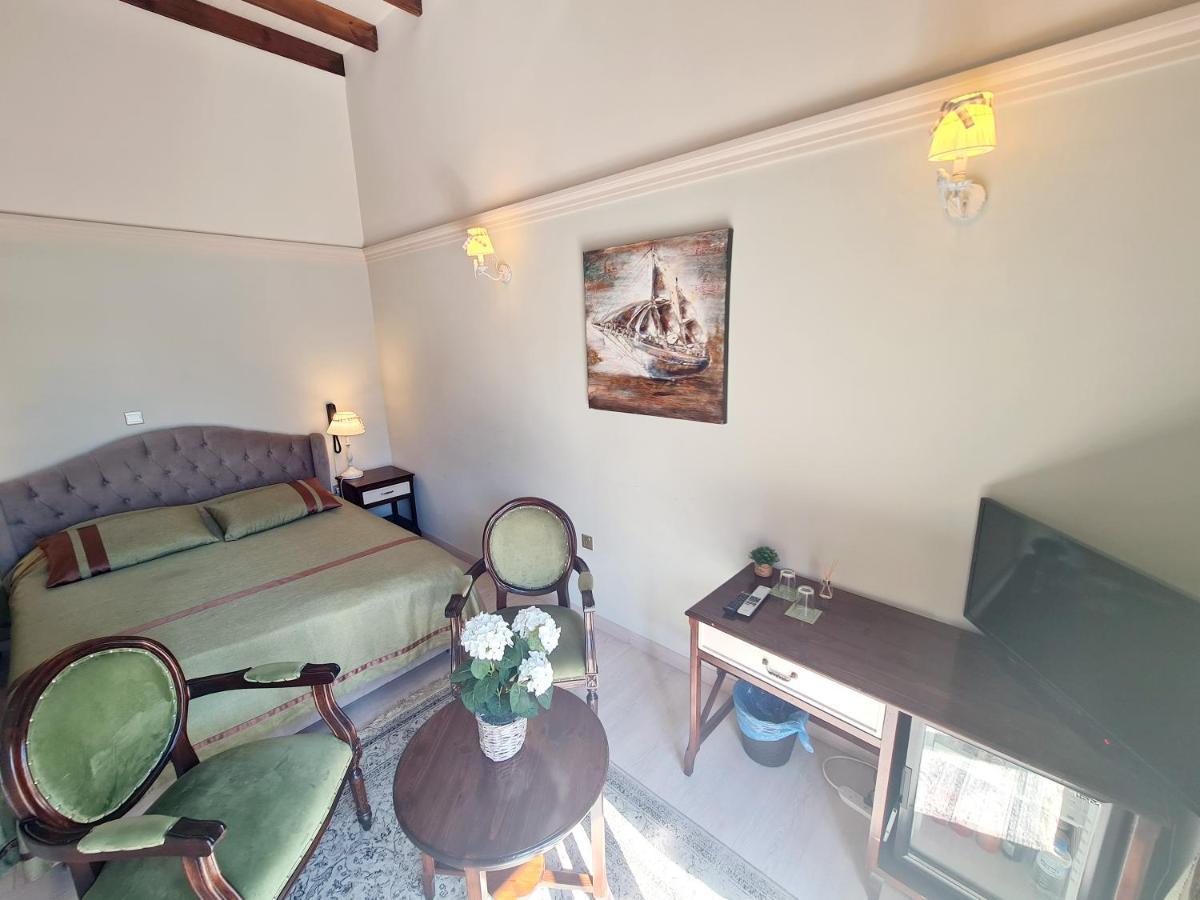 Sofia Boutique Hotel Кіренія Екстер'єр фото