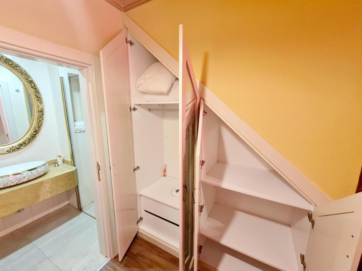 Sofia Boutique Hotel Кіренія Екстер'єр фото