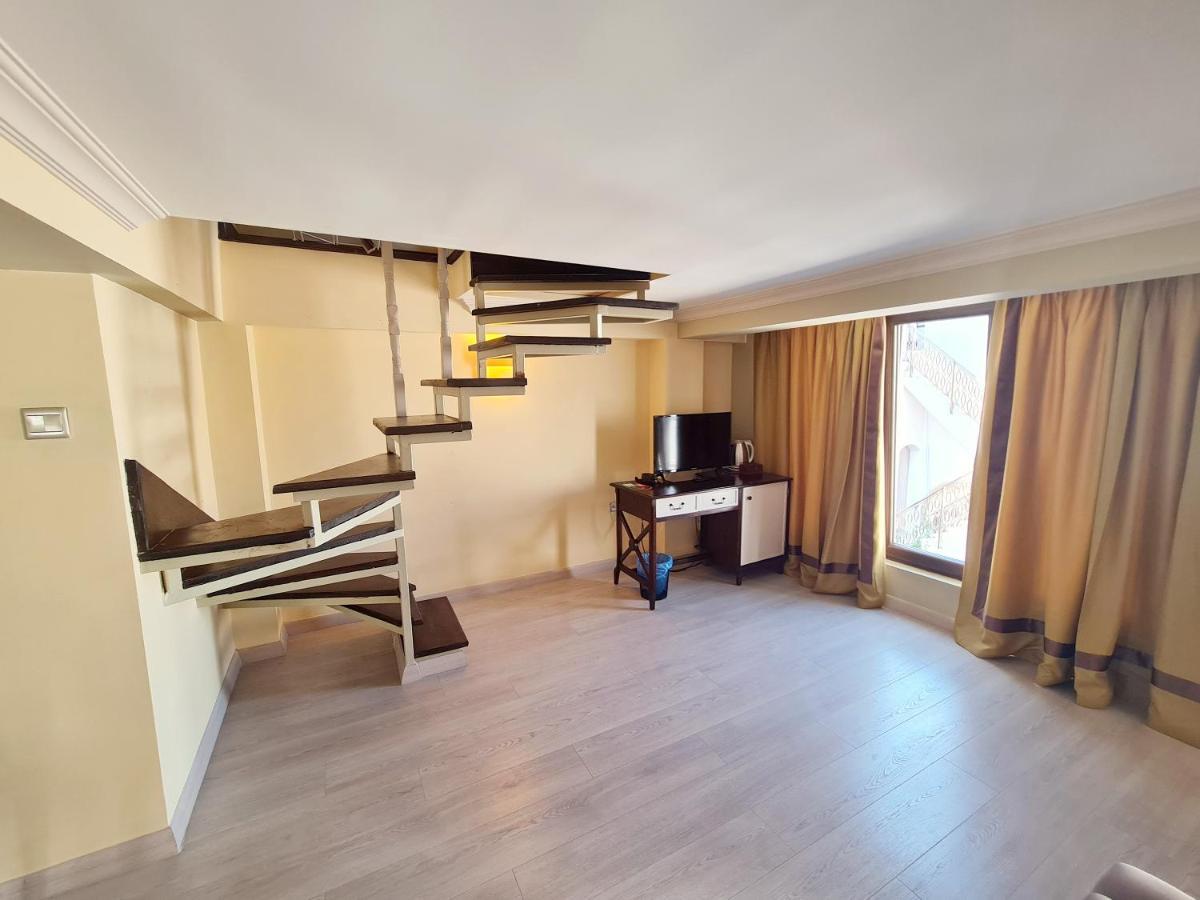 Sofia Boutique Hotel Кіренія Екстер'єр фото